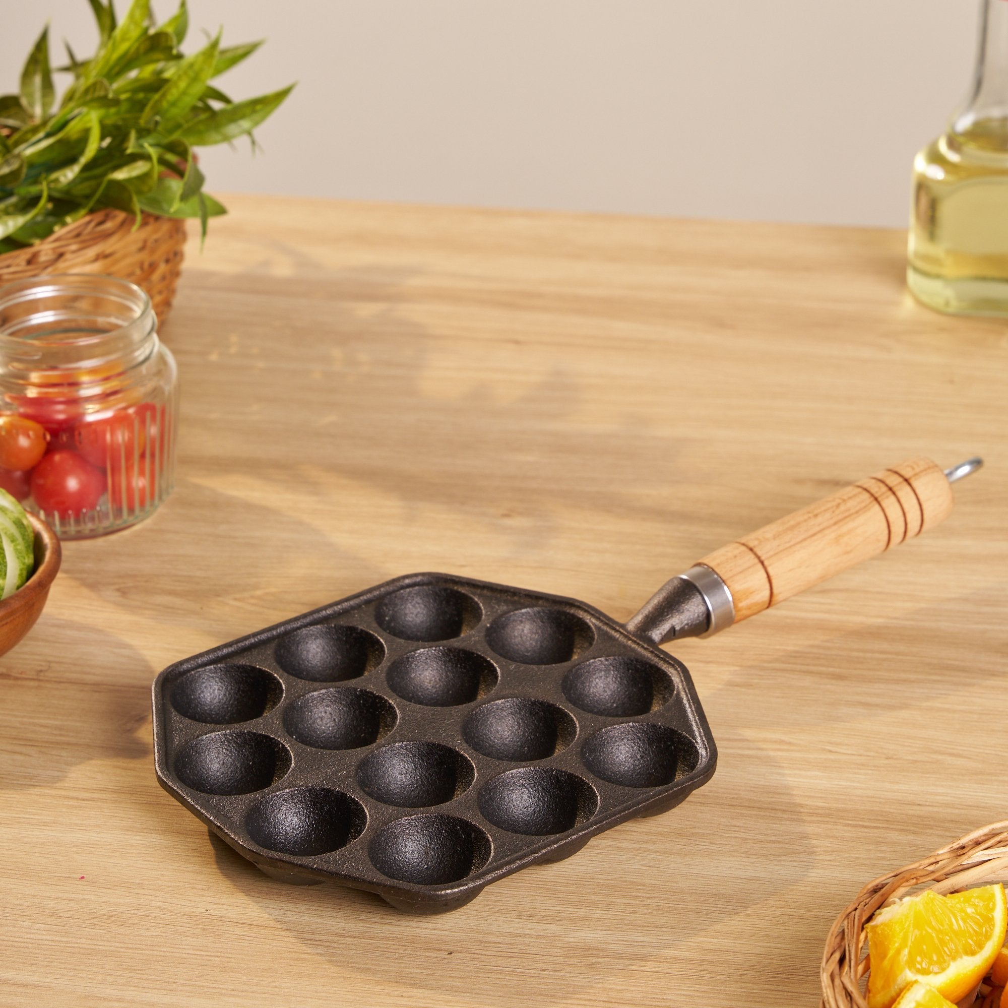 Cast Iron Non-Stick Appe/Tikki Pan with Wooden Handle (16 cm)