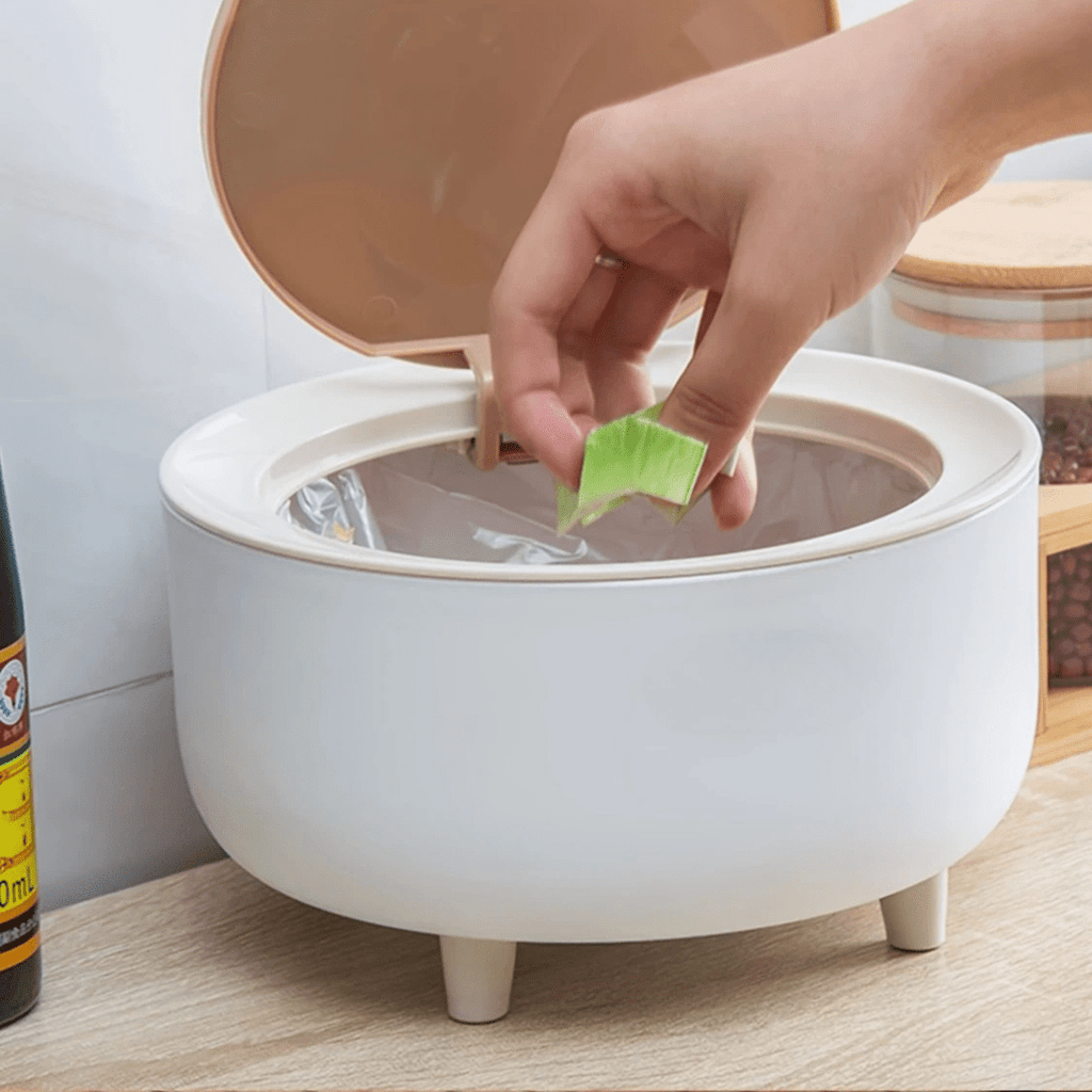 Versatile Desktop Small Trash Can