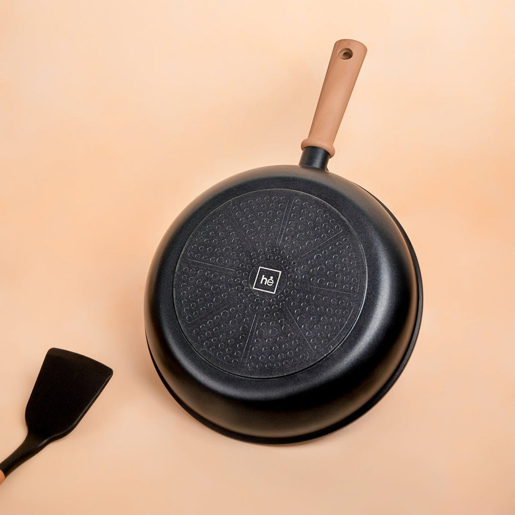 Titanium Non-Stick Induction Frying Pan with Glass Lid (24cm)