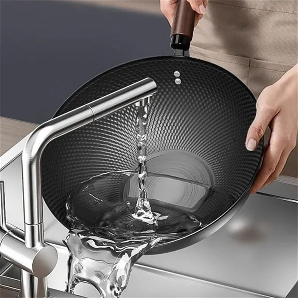 Traditional Uncoated Iron Wok with Wooden Handle & Glass Lid (30cm)