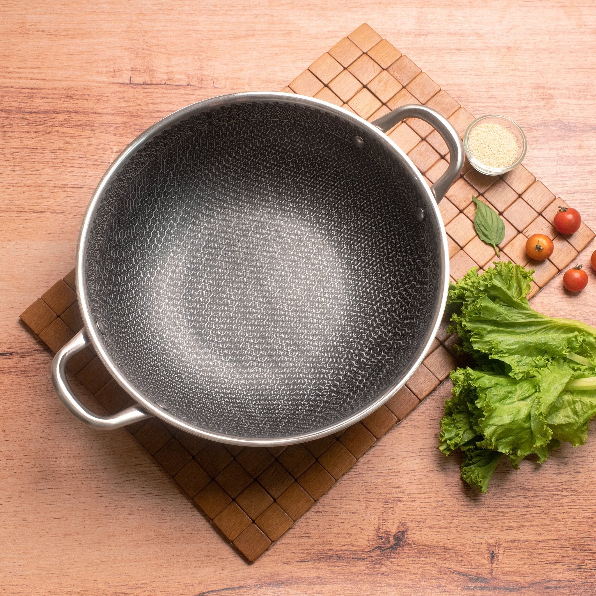 Stainless Steel Multipurpose Honeycomb Non-Stick Frying Pan with Lid(34cm)