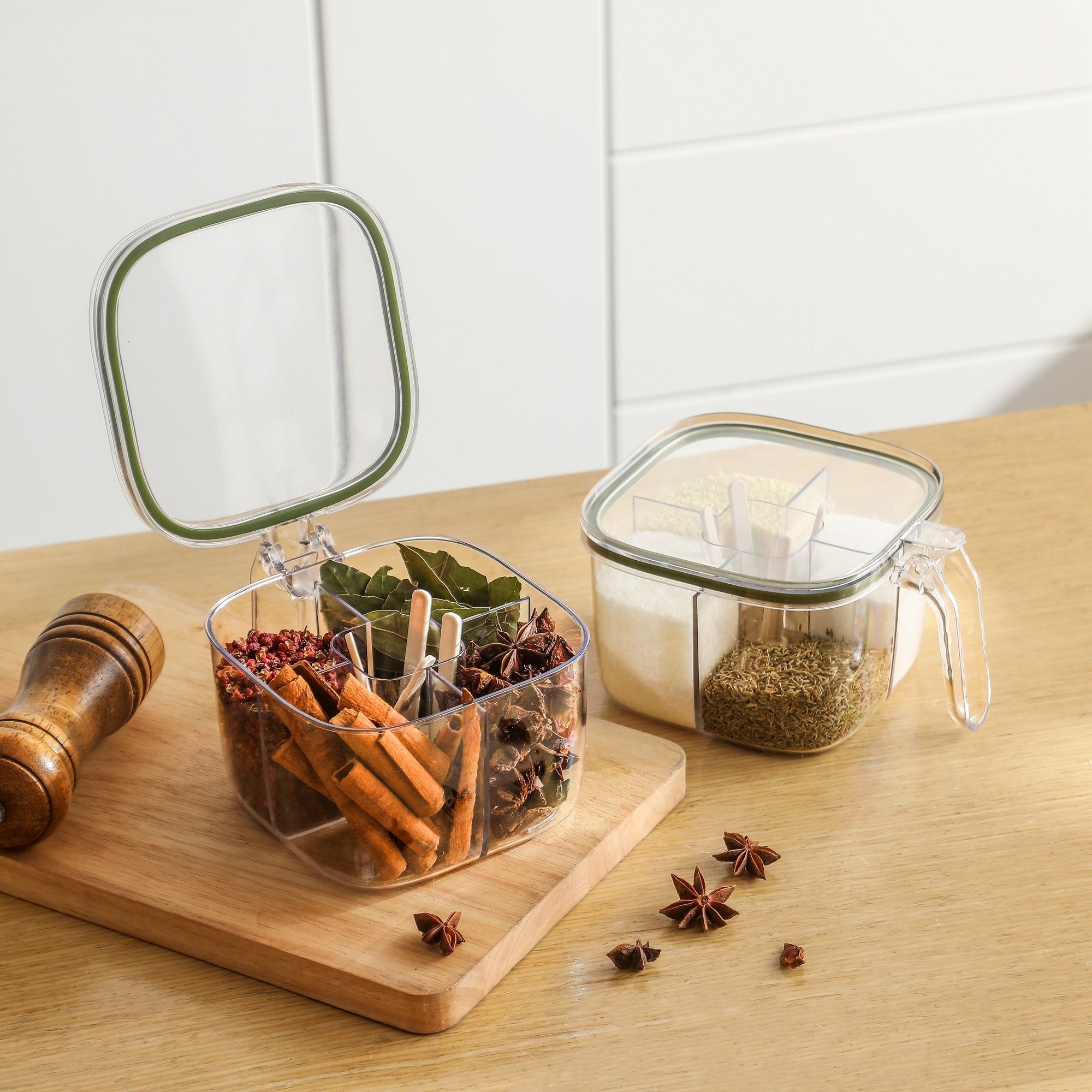 4 Compartments Sealed Seasoning Box