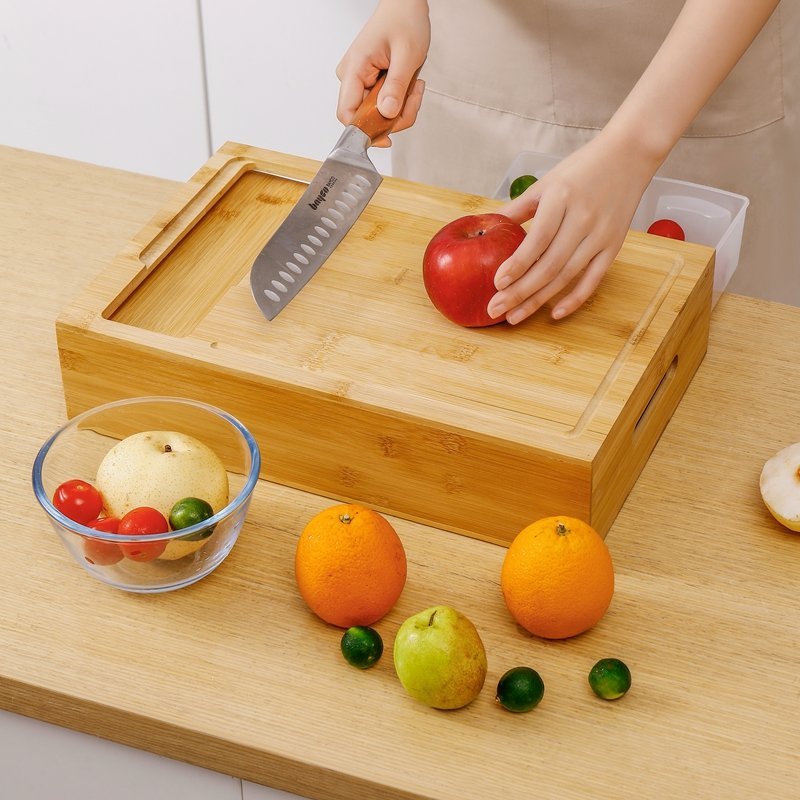 4 Containers With Wooden Chopping Board